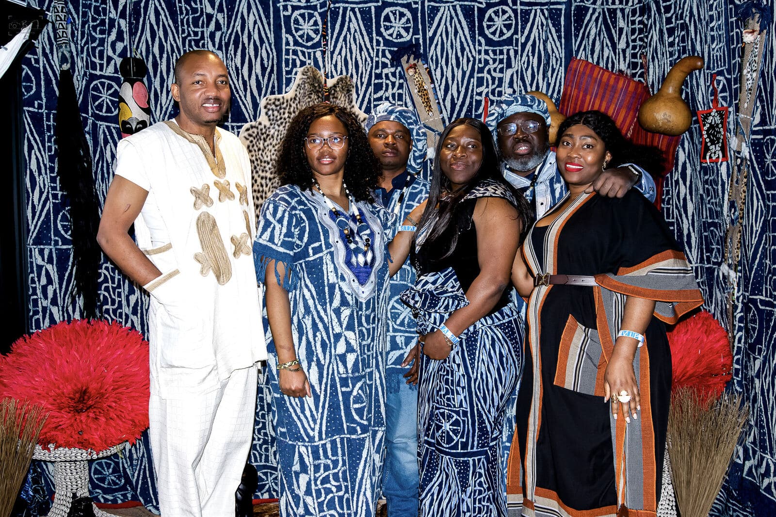 Membres de l'association en tenue traditionnelle